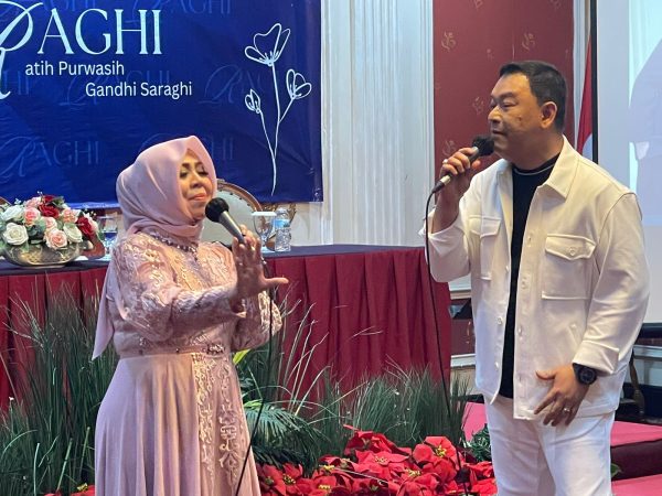Foto dari Kiri ke Kanan Ratih dan Gandhi Saraghi rilis lagu baru berjudul ‘’Arti Cinta’’