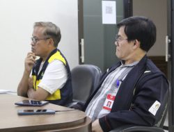 Deputi 1 Bidang Pelayanan Kepumadaan Yohan (kanan), Deputi 4 Bidang Pengembangan Industri Raden Isnanta (Kiri)