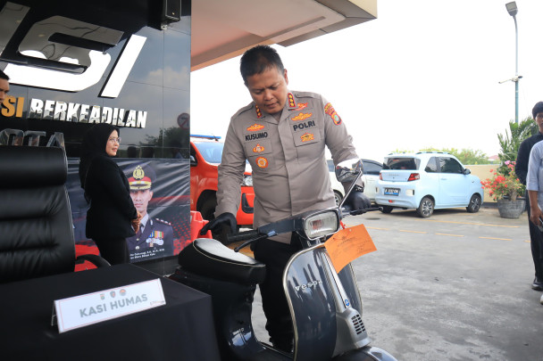 Penipuan Vespa Antik (Dok/Polres Metro Kota Bekasi)