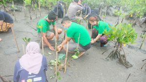 ASTON Priority Simatupang Hotel & Conference Center Lanjutkan Aksi Peduli Lingkungan Menanam Mangrove