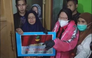 Blusukan Cara Risma Dalami Masalah dan Temukan Solusi Kebijakan