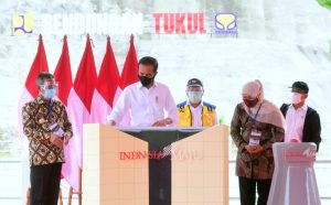Presiden Jokowi Resmikan Bendungan Tukul di Pacitan Jawa Timur