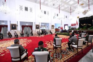 Presiden Jokowi Instruksikan TNI dan Polri Dukung Penuh Kebijakan Penanganan Pandemi