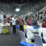 Pemerintah Gelar Vaksinasi Massal untuk Tenaga Kesehatan
