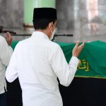 Takziah Ke Alm. Artidjo Alkostar, Presiden Jokowi: Beliau Penegak Hukum Berintegritas Tinggi