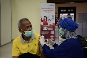 Danone Indonesia Dukung UGM Laksanakan Vaksinasi Lansia di Yogyakarta