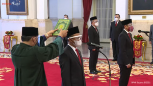 Presiden Jokowi Lantik Dua Menteri dan Kepala BRIN