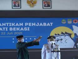 Ridwan Kamil Lantik Dani Ramdan sebagai Pj Bupati Bekasi