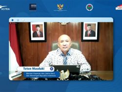 Menteri Teten Raih Penghargaan Tokoh Gerakan Zakat Indonesia