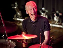 Charlie Watts, Drummer Rolling Stones Meninggal Dunia