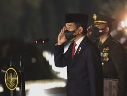 Presiden Jokowi Pimpin Apel Kehormatan dan Renungan Suci di TMP Kalibata