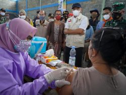 MenKopUKM Dukung Vaksinasi bagi UMKM dan Masyarakat Kaki Gunung