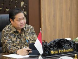 Menko Airlangga Raih Anugerah PMI Award 2021