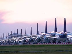 Cegah Penyebaran Omicron, Ribuan Penerbangan di Dunia Dibatalkan