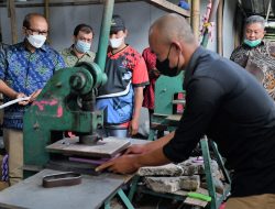 KemenKopUKM Dorong Paguyuban Sendal Mulyaharja Berkoperasi