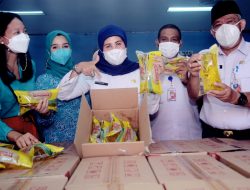 Apical Group Bersama T.Care Gelar Operasi Pasar Minyak Goreng 36.000 Liter di Wilayah Jakarta Timur