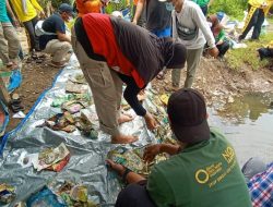 Sampah Plastik 10 Perusahaan Mamin Cemari Muara Sungai Wonorejo