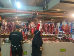 Pedagang dan Pengusaha Daging Bantah Ketersediaan Kosong di Pasaran