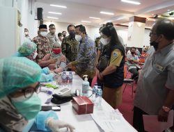 Kolaborasi KemenkopUKM, KSP  Nasari, dan PT Pos Indonesia Gelar Vaksinasi Booster