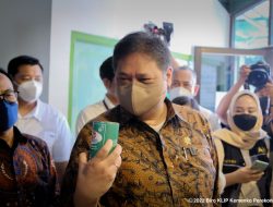 Dukung UMKM Go Ekspor, Menteri Airlangga Kunjungi Industri Pengalengan