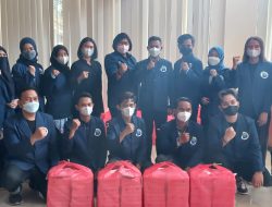 Kolaborasi HIMA Universitas Dian Nusantara Salurkan Ribuan Nasi Box