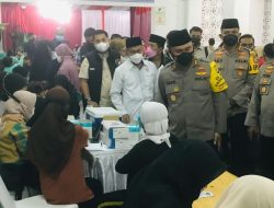 Targetkan 1000 Vaksin, Polda Metro Jaya Gelar Vaksinasi di Malam Hari