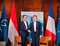 Presiden Jokowi Bahas Situasi Terkini Rusia dengan Presiden Macron