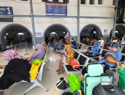 Aturan Baru Diberlakukan, 368 Calon Penumpang Gunakan Layanan Vaksin di Stasiun Gambir dan Pasarsenen