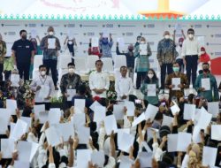 Bagikan NIB, Presiden Jokowi Perintahkan 100 Ribu Izin Harus Keluar Perhari