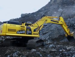 Luncurkan Excavator Hybrid Komatsu HB365-1, United Tractors Dukung Indonesia Bebas Emisi