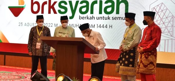 Wakil Presiden (Wapres) Ma’ruf Amin meresmikan Bank Riau Kepri (BRK) Syariah, Kamis (25/08/2022), di Menara Dang Merdu BRK, Pekanbaru, Riau.