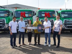 Tutup Tahun, UD Trucks Serah Terima 32 Unit Quester Euro 5