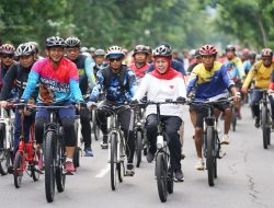 Gubernur Khofifah Gowes Bareng Peserta Fun Bike HUT ke-45 TVRI