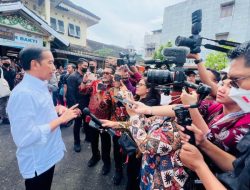 Presiden Jokowi dan Sejumlah Pemred Blusukan ke Pasar di Kota Medan