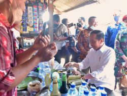 Sambut Ramadan, Presiden Jokowi Sidak Pasar Cek Ketersediaan Bahan Pokok
