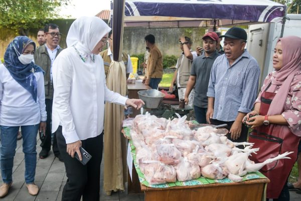 Bupati Purwakarta Anne Ratna Mustika Luncurkan Bazar Ramadhan 2023, rangkaian penyelenggaran bazar tersebut dimulai, Selasa, 21 Maret 2023 di Bale Indung Rahayu, Purwakarta. (Dok.Beritakota.id)