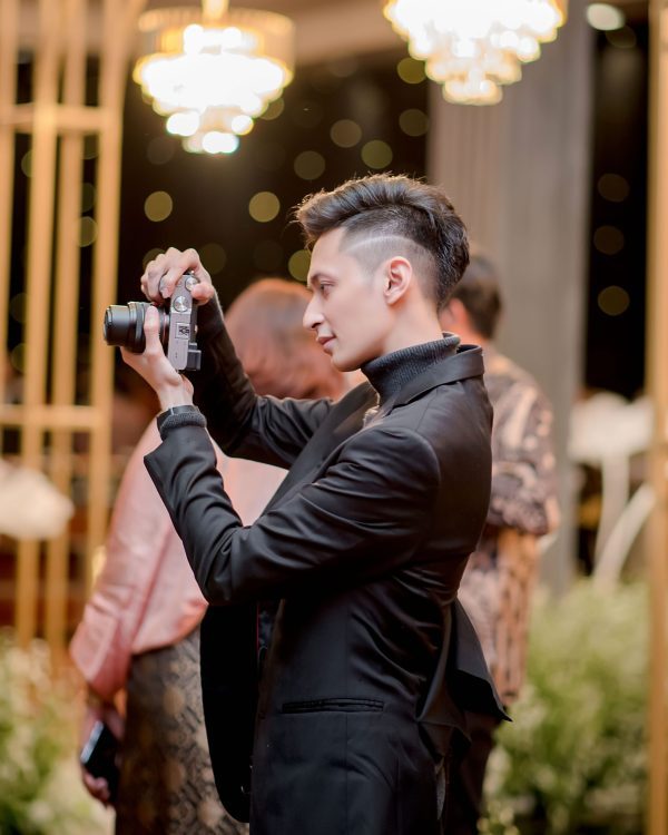 Edo Sulistianto fotografer professional yang memanfaatkan media sosial instagram unnamed story untuk menampilkan produk dan jasanya secara lengkap