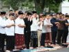 Jokowi Salat Idul Adha di Simpang Lima Semarang dan Serahkan Kurban Sapi 1,23 ton