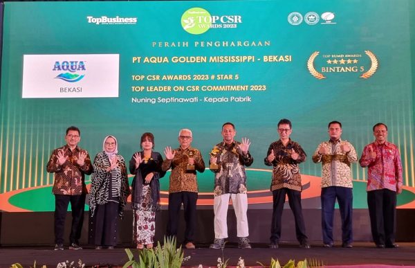 Sembilan pabrik Danone-AQUA di Jawa Barat berhasil menyabet penghargaan Top CSR Awards 2023 di Jakarta, 7 Juni 2023.