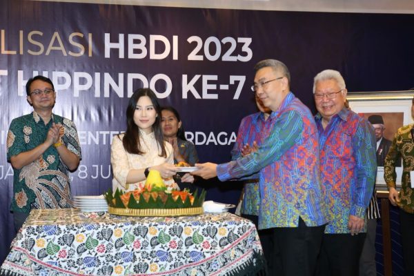 Bertepatan dengan Hari Ulang Tahun Himpunan Peritel dan Penyewa Pusat Perbelanjaan Indonesia (HIPPINDO) yang Ke-7 berlangsung sosialisasi acara Hari Belanja Diskon Indonesia/ Happy Birthday Indonesia (HBDI) Tahun 2023 yang ke-7