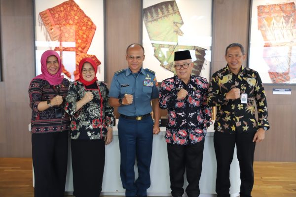 Konferensi pers jelang peluncuran buku Perang Rusia Vs Ukraina, Perspektif Intelijen Strategis Medio September 2022 di Perpusnas Medan Merdeka Selatan, Jakarta, pada Jumat (21/7/2023)