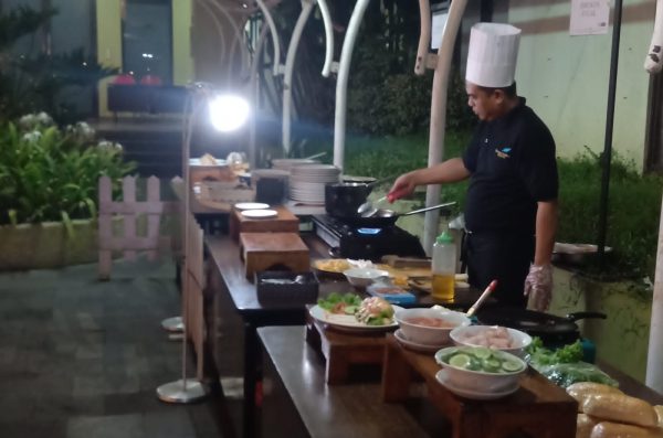 Keseruan Weekly Food Corner di Padjajaran Suites Resort & Convention
