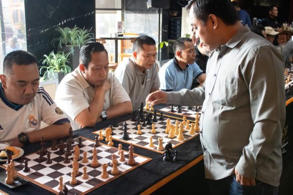 Peringati HAORNAS 2023, Merlynn Park Hotel Gelar Kompetisi Catur bersama FIDE Master International