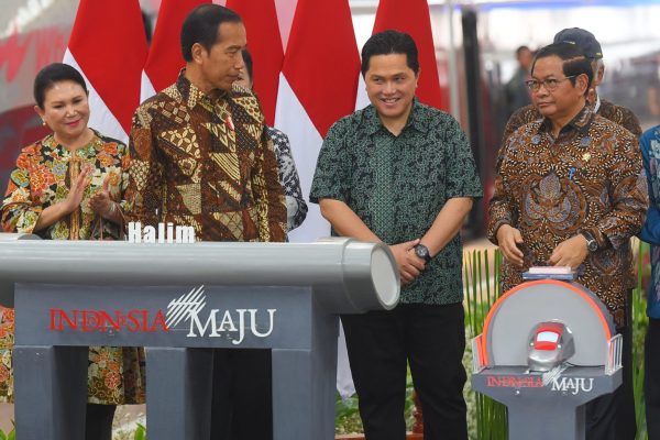 Presiden Jokowi meresmikan beroperasinya KCJB, di Stasiun KCJB Halim, Jakarta Timur, Senin (02/10/2023)