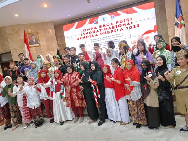 Jendela Puspita yang bekerja sama dengan Yayasan Budaya Hanjuang Bodas dan Pemerintah Kota Bogor menggelar Babak Final Lomba Baca Puisi Tingkat Nasional Jendela Puspita 2023.