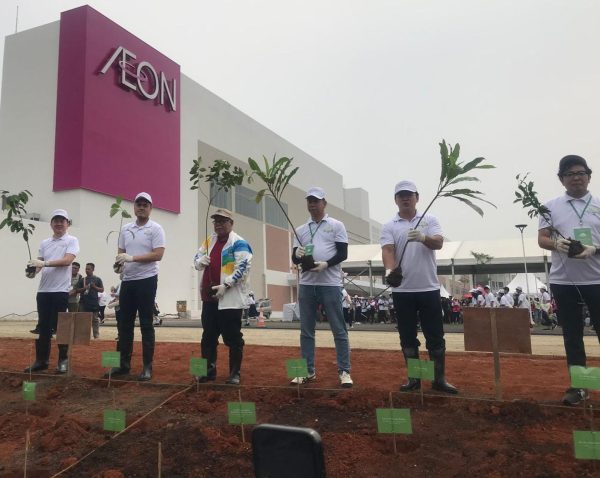 AEON Mall Deltamas Tanam 3.000 Pohon untuk Lestarikan Lingkungan