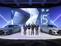 BMW Kenalkan Sedan Varian Mesin Full Listrik BMW i5 eDrive40 M Sport