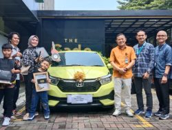 Beli Emas Bonus Mobil, Pegadaian Serahkan Reward Mobil Brio Kepada Nasabah Loyal