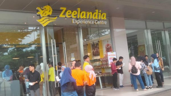 Zeelandia Rayakan Hari Sarapan Nasional dengan berbagi sarapan gratis
