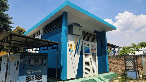 Inovasi PLN Unit Induk Distribusi Jakarta Raya, bangunan Gardu Distribusi berbahan Expanded Polystyrene yang telah selesai dibangun dalam waktu 20 hari untuk melistriki pelanggan